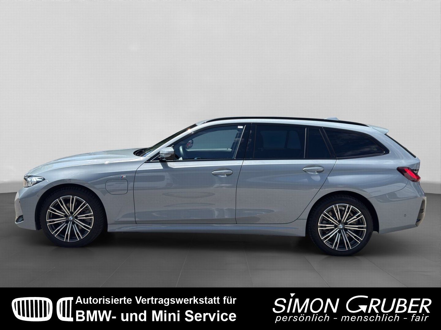 Fahrzeugabbildung BMW 330e Touring M Sport Live Prof Innovation HUD