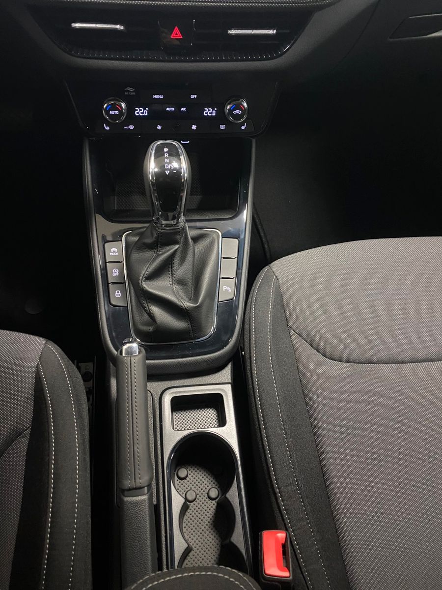 Fahrzeugabbildung SKODA Fabia 1.0 TSI DSG Selection+GARANTIE 2030 100tKM