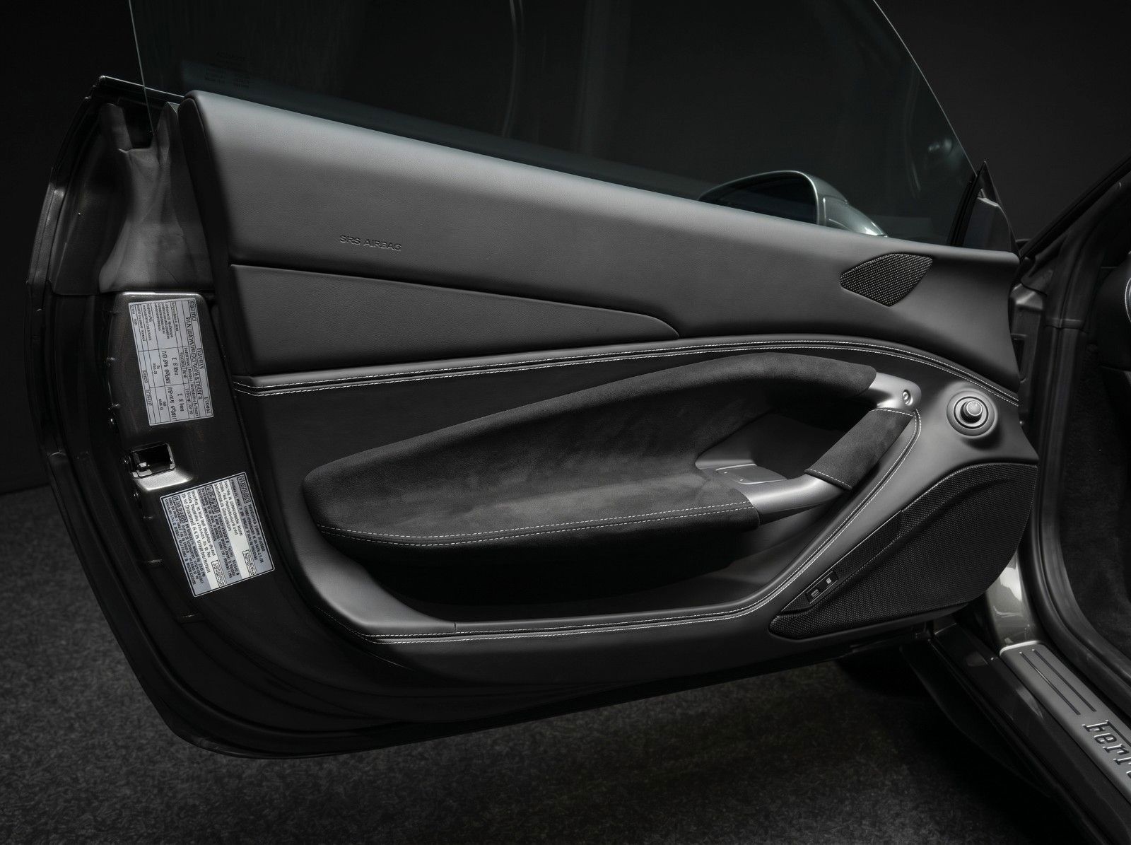 Fahrzeugabbildung Ferrari Ferrari F8 Spider | Lift | Carbon |Passenger