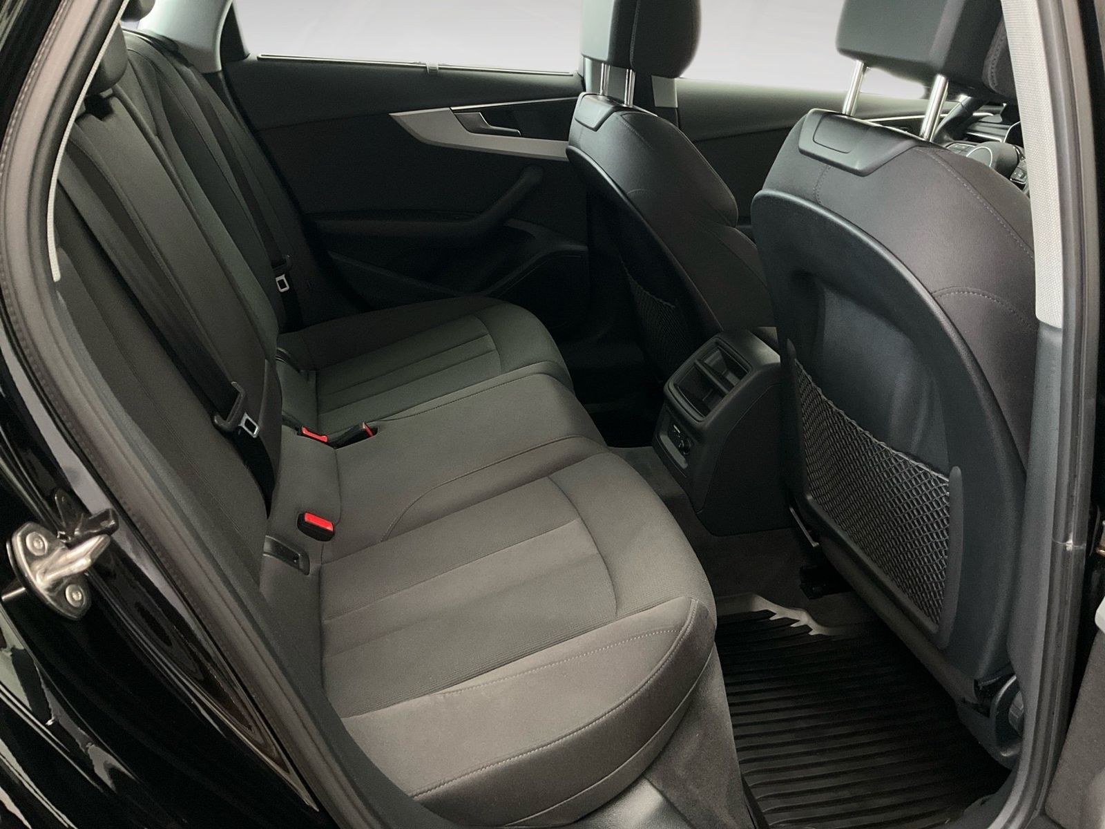 Audi A4 - Bild 10