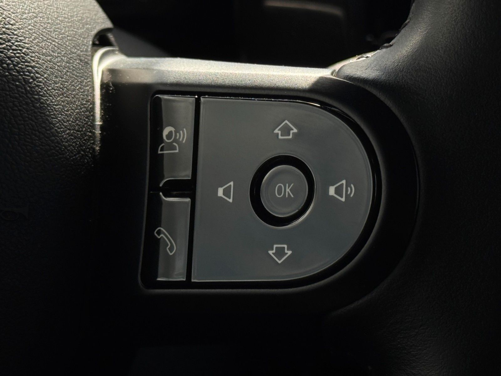Fahrzeugabbildung MINI Cooper Auto. Essential Trim Kamera Temp. BLT