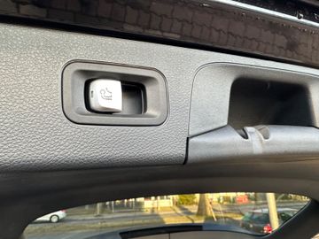 Fahrzeugabbildung Mercedes-Benz GLC 300 4Matic AMG*Panorama*Totwinkel*AHK*