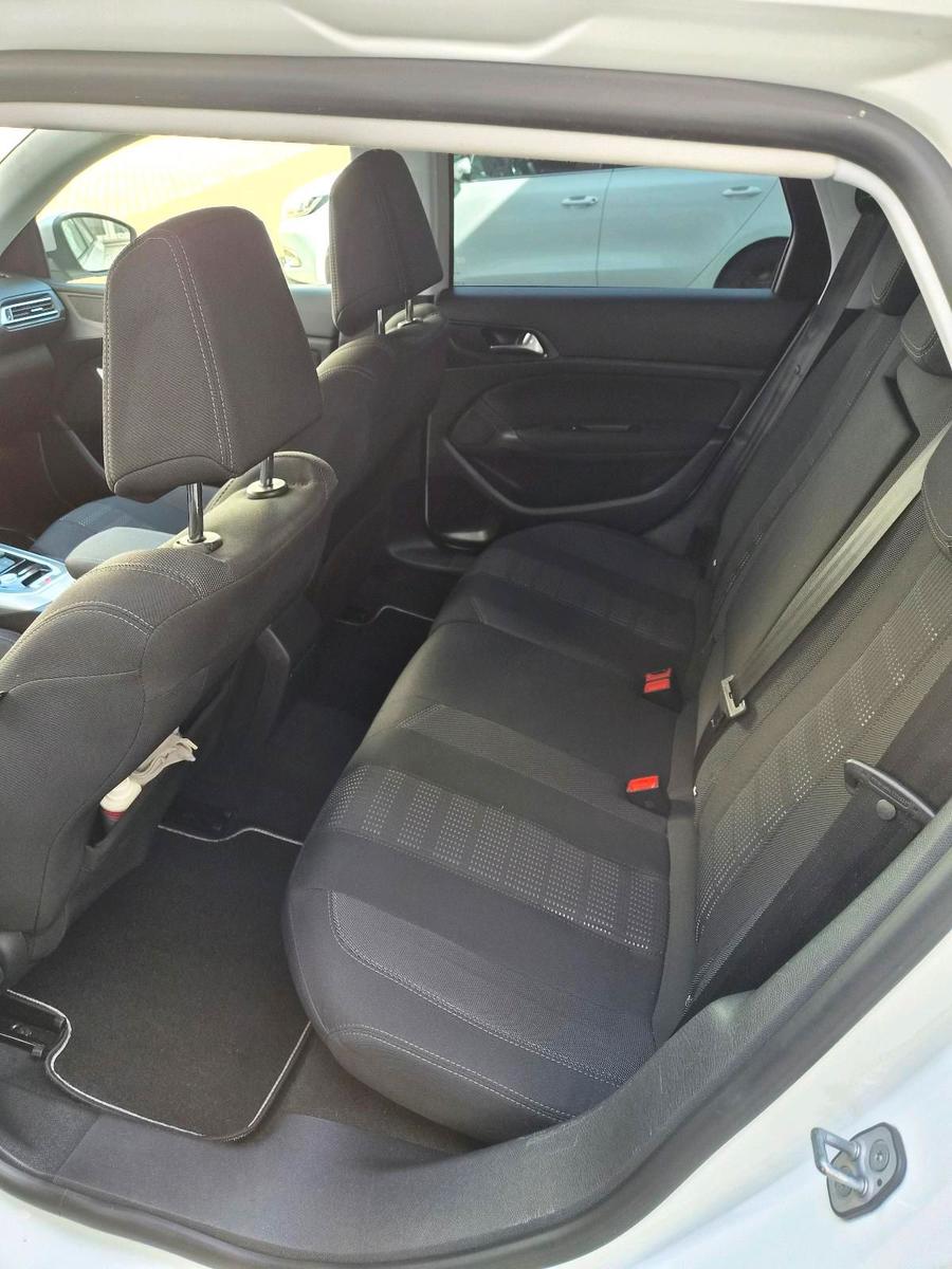 Peugeot 308 2015 — photo 12