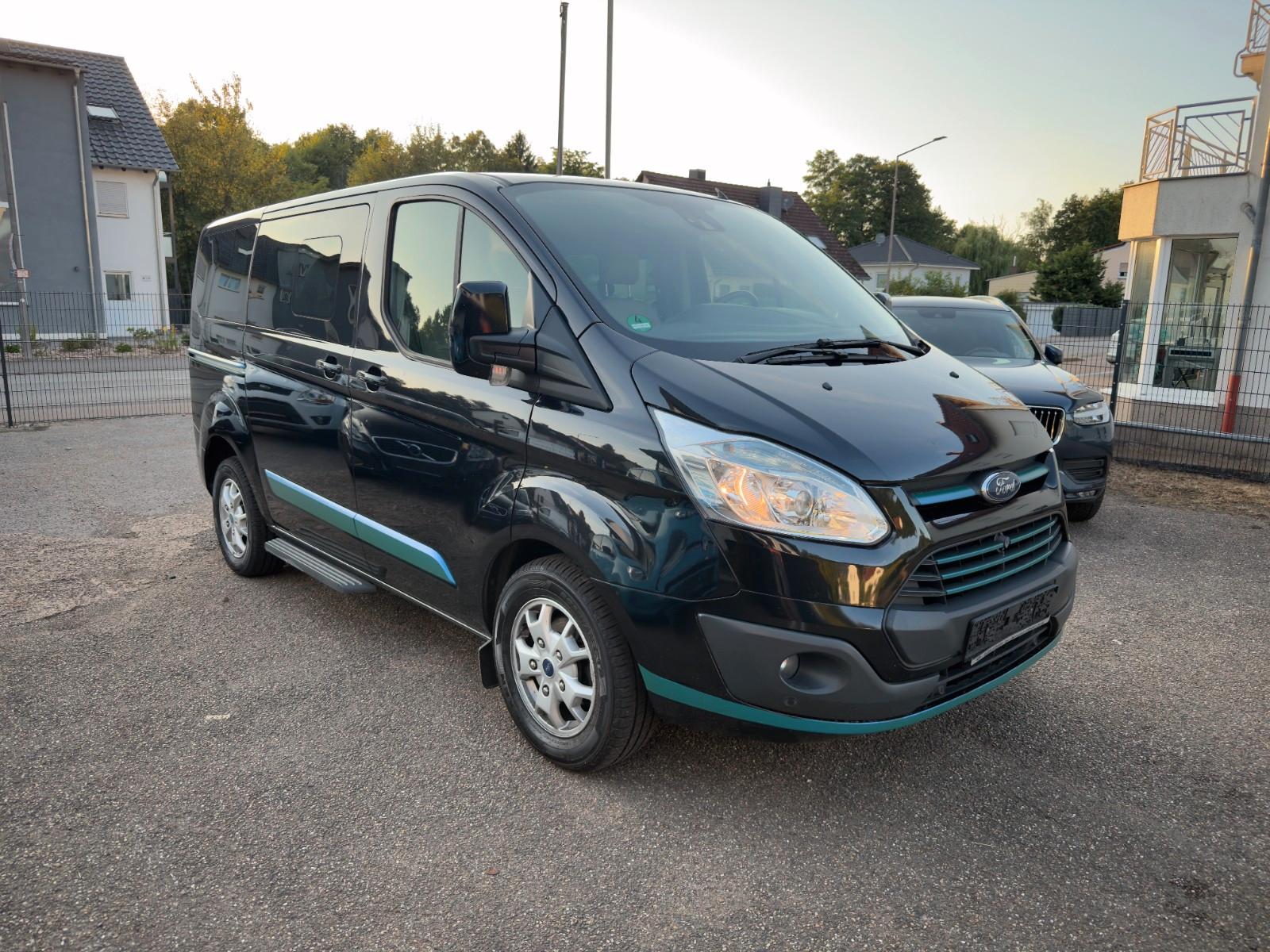 Ford TOURNEO CUSTOM KOMBI 300 L1 TITANIUM