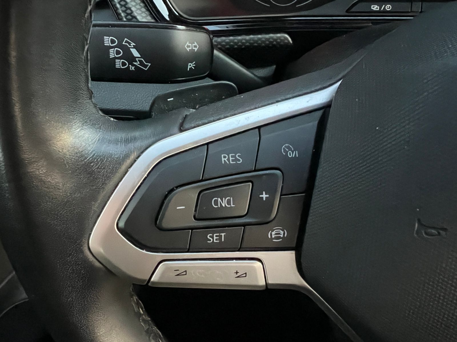 Fahrzeugabbildung Volkswagen T-Cross Life 1.0 TSI DSG *Klima, Einparkhilfe, 1