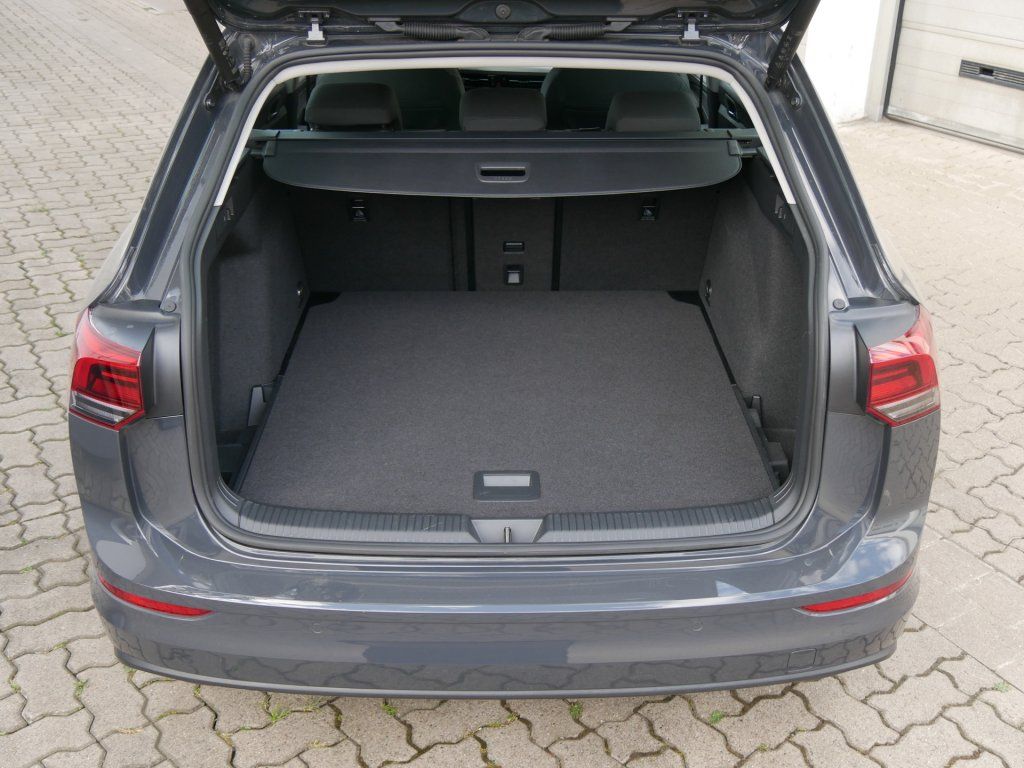 Fahrzeugabbildung Volkswagen Golf Variant 1.0 eTSI Life Keyless SHZ AppConnec