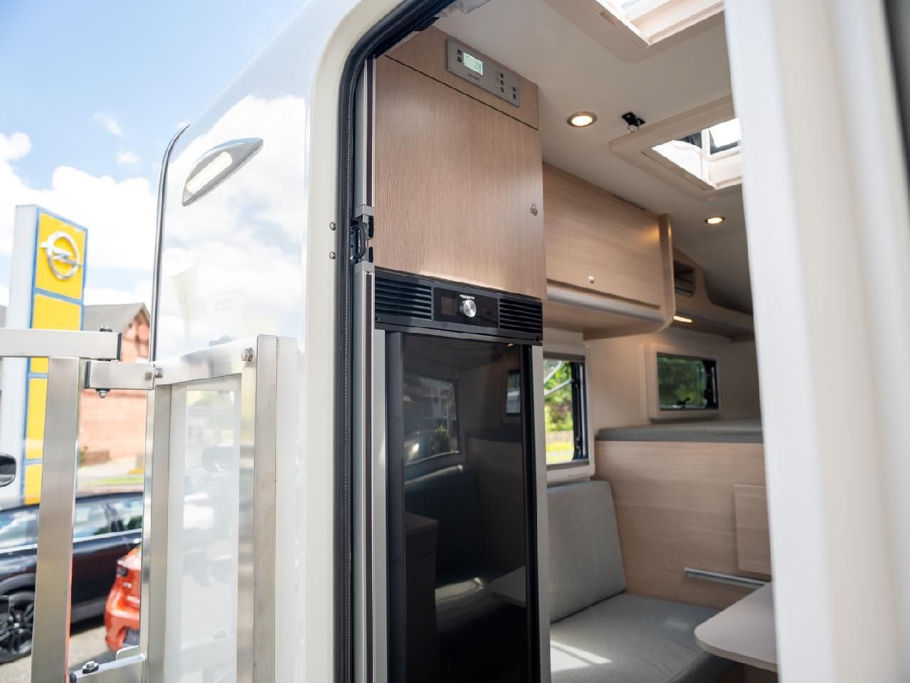 Fahrzeugabbildung Isuzu D-Max Space Cab 4WD LSE mit Dux Camper Wohnkabin