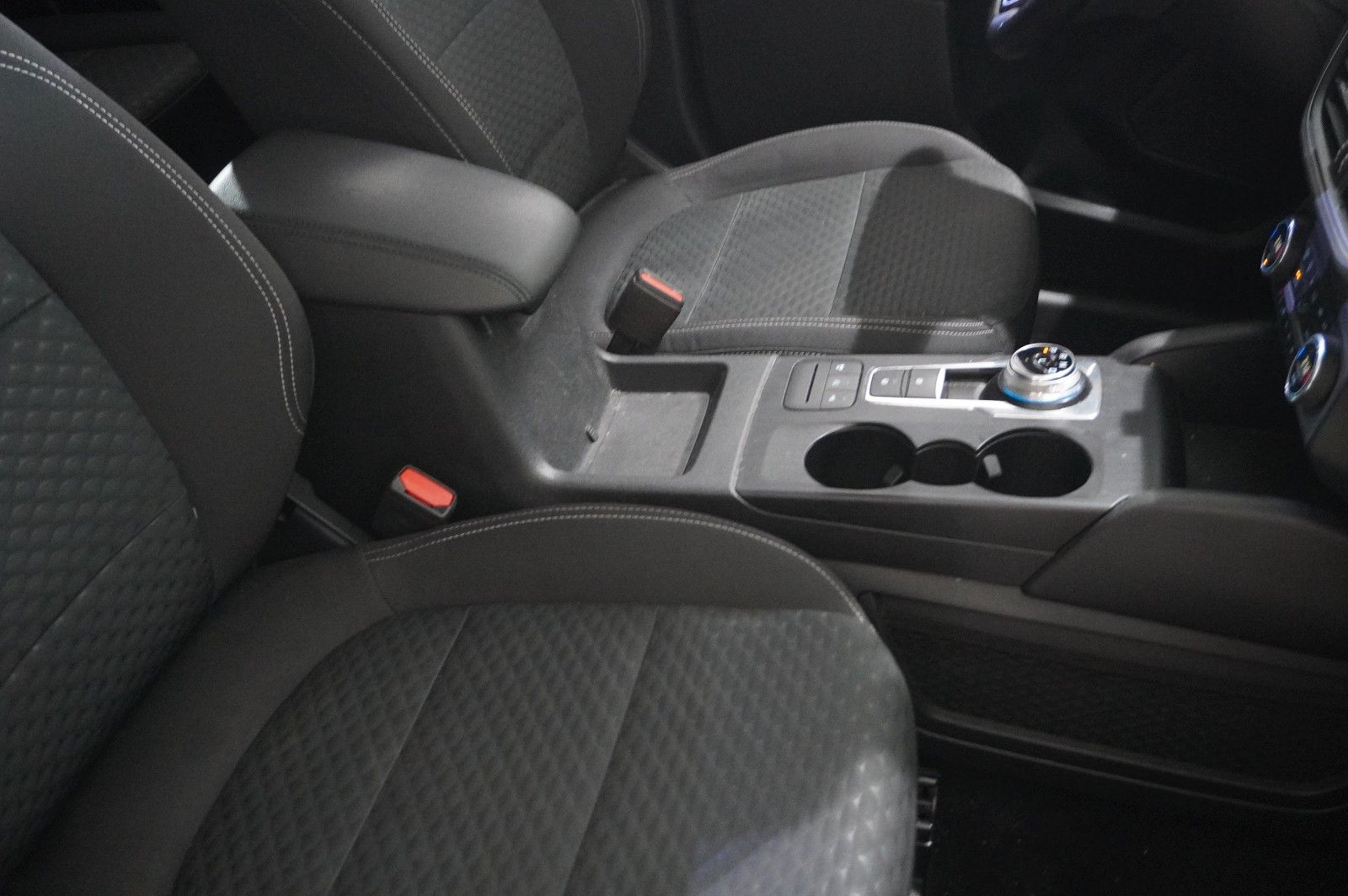Fahrzeugabbildung Ford Kuga 1.5D COOL & CONN. NAVI/LED/SHZ/TEMP./NEBEL