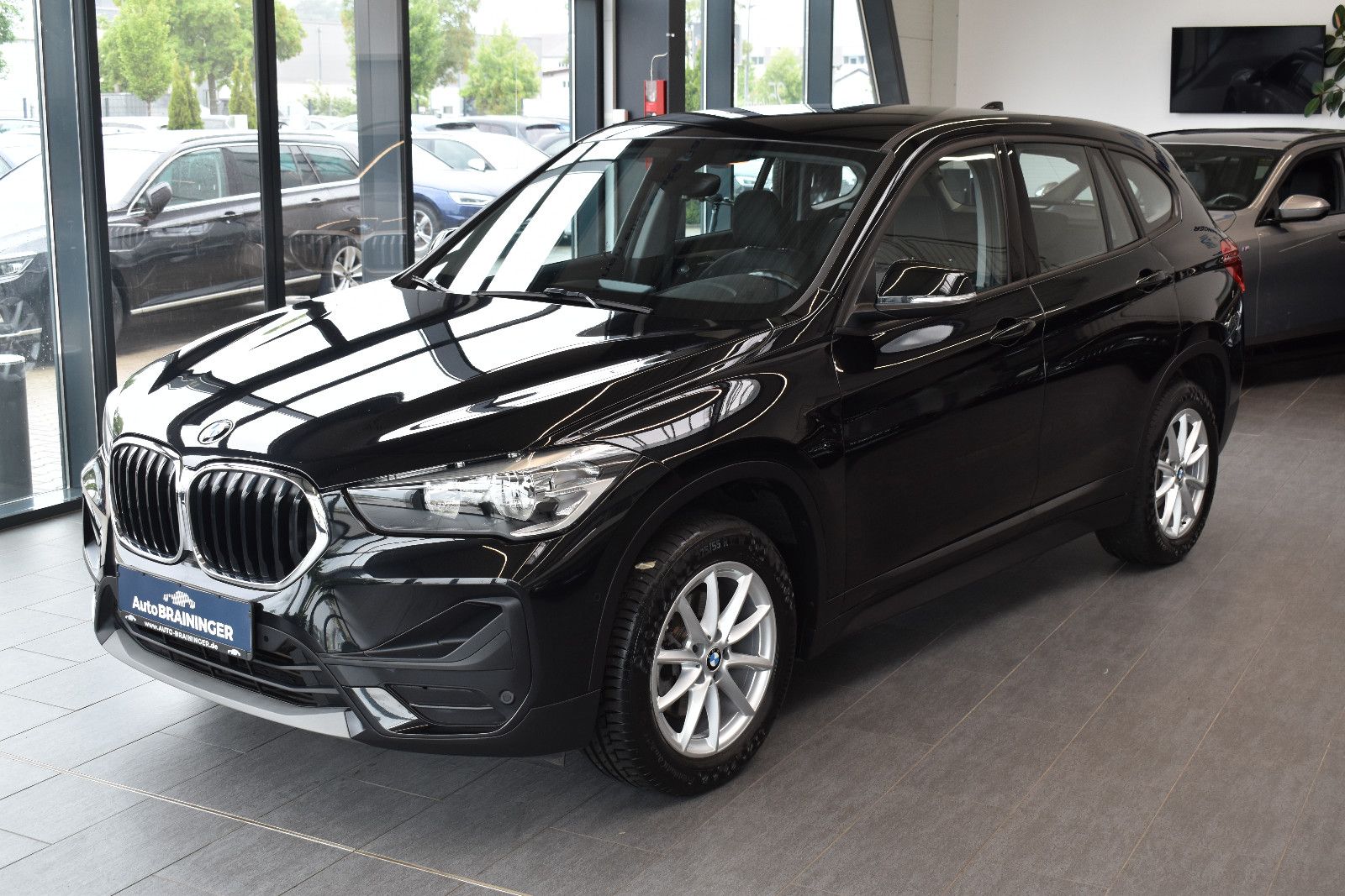 BMW X1 sDrive18d Automatik Navi3D~DAB~PDC~Sportsitze foto 4