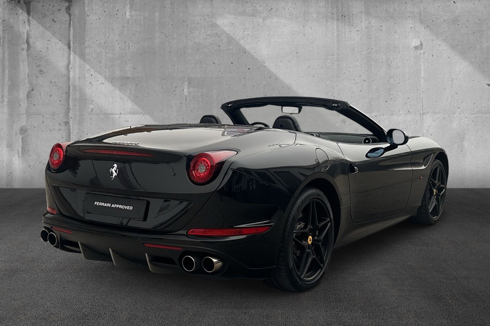 Fahrzeugabbildung Ferrari California T*All Black*