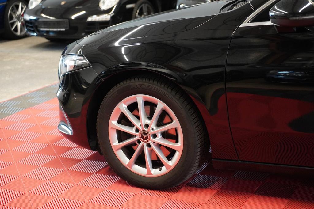 Mercedes-Benz A 220
