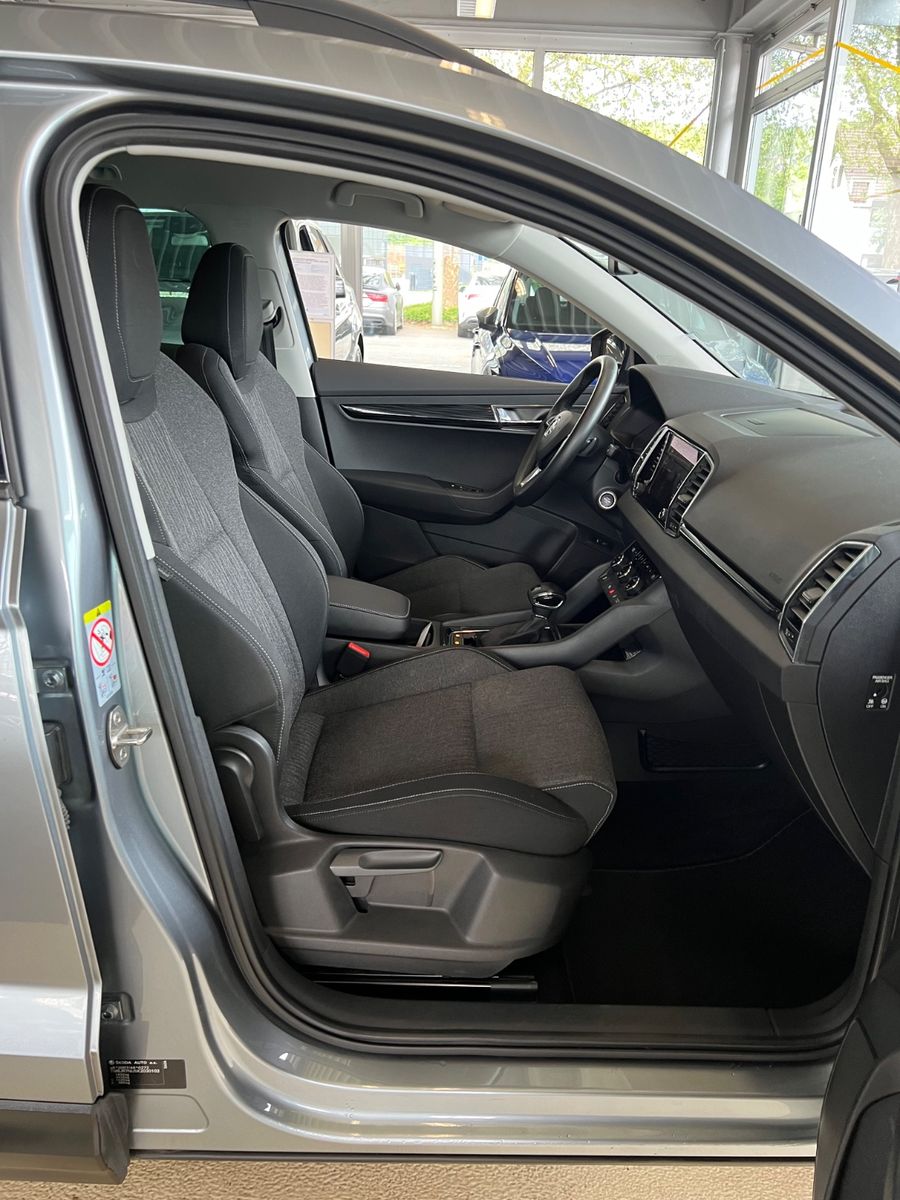 Fahrzeugabbildung SKODA Karoq Style 1.5 DSG *NAVI*KAMERA*CAR-PLAY*AHK*