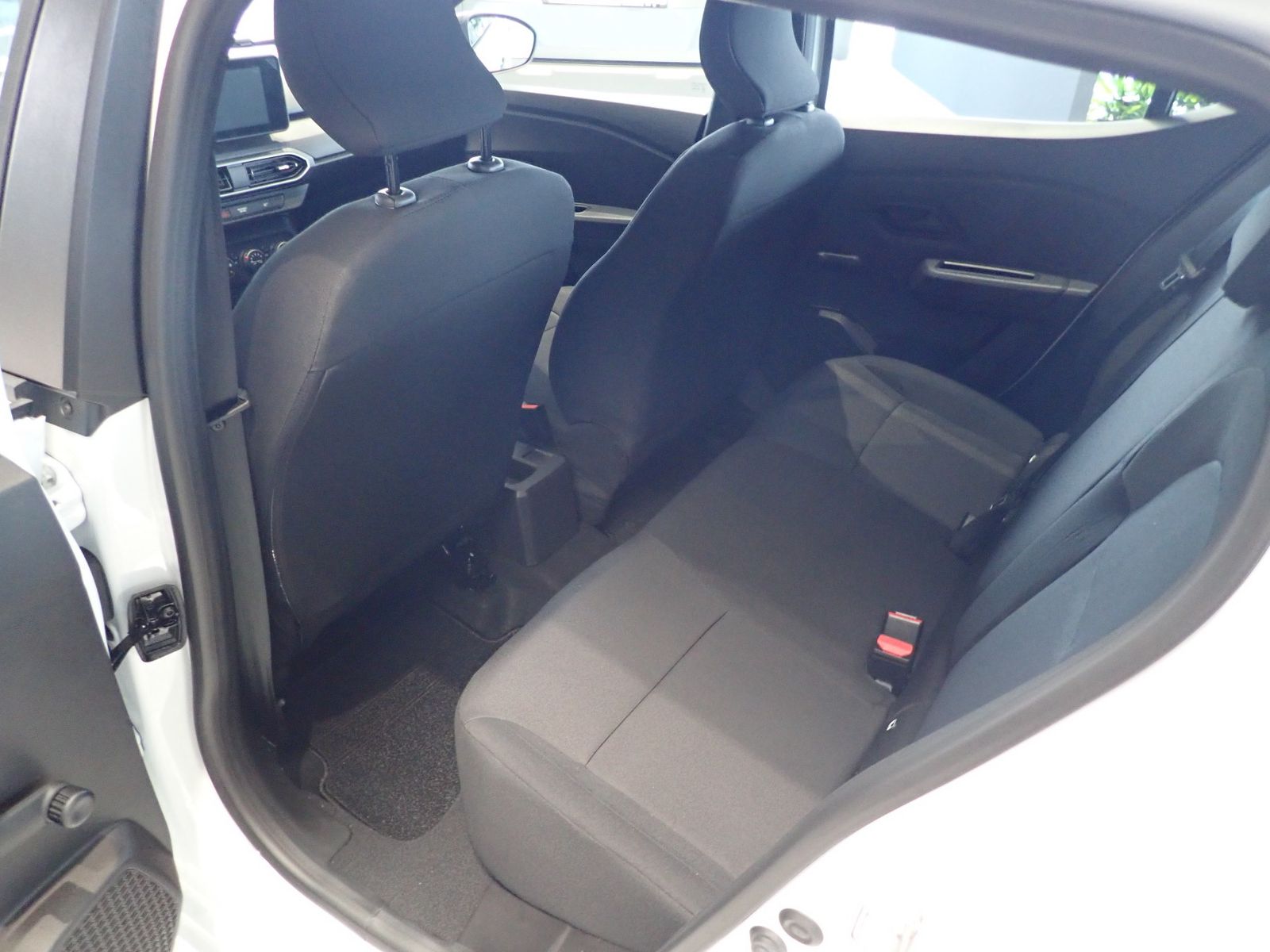 Fahrzeugabbildung Dacia Sandero Essential SCe 65/EPH/FH/KLIMA