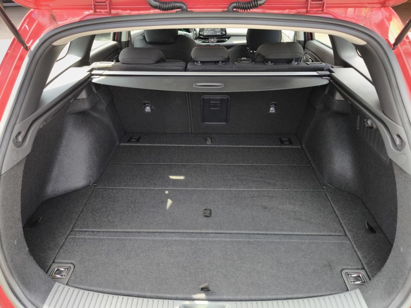 Fahrzeugabbildung Hyundai i30 Kombi 1.5T Trend Mild-Hybrid (48V) Allwetter