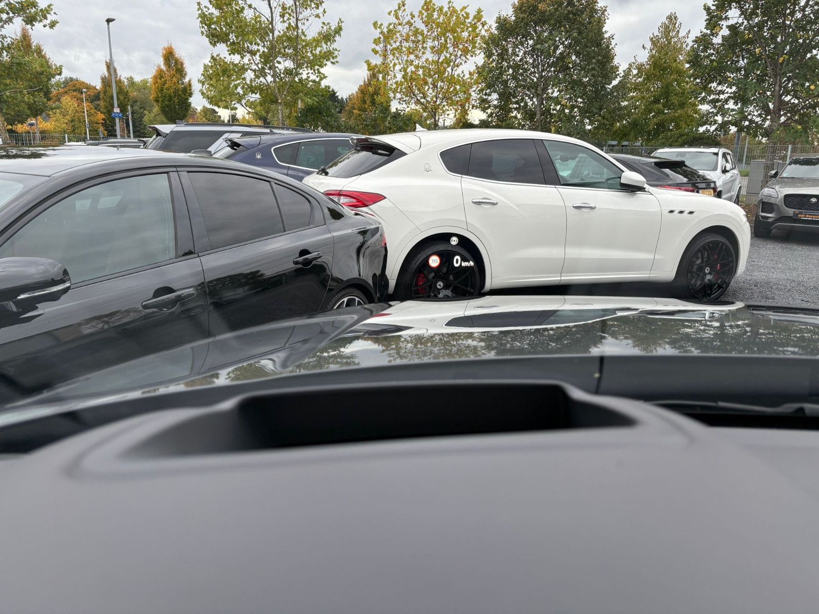 Fahrzeugabbildung Land Rover 5 R-Dynamic HSE D300/7-SITZER/PANO/3D-KAM/VOLL