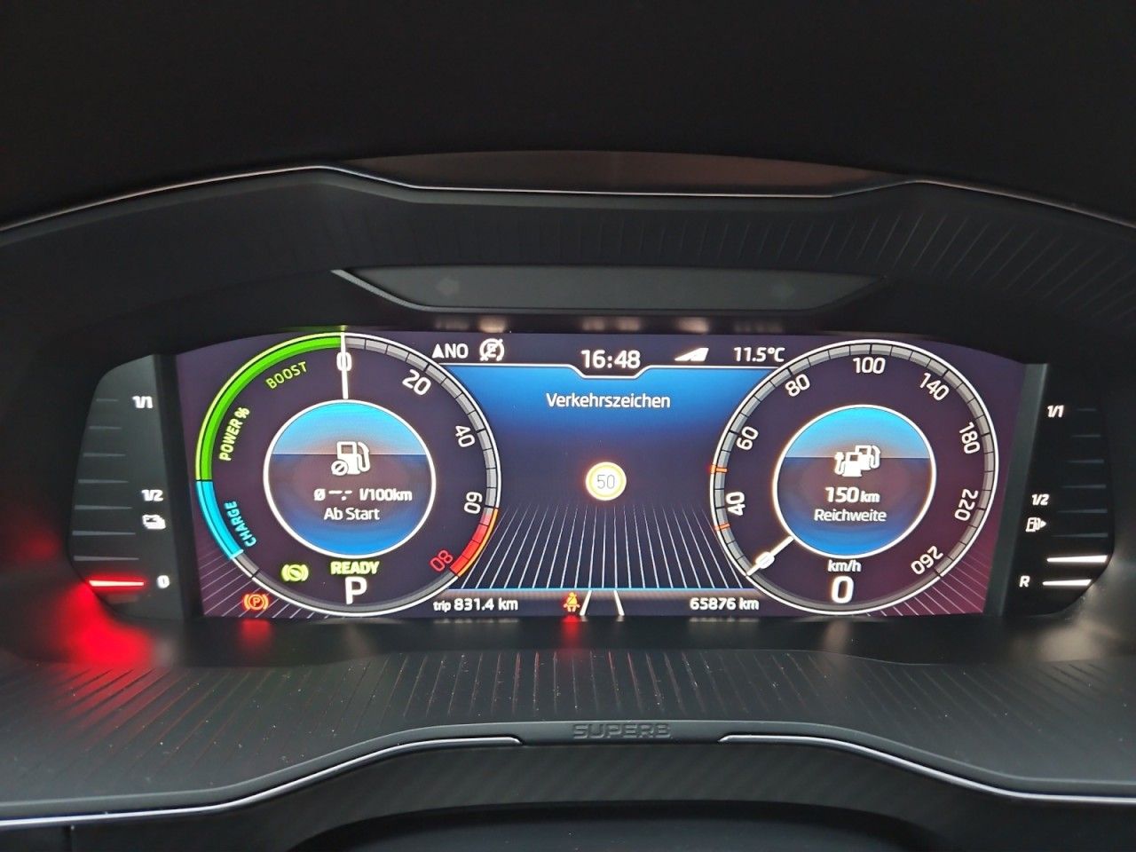 Fahrzeugabbildung SKODA Superb Sportline iV AHK NAVI Standheizung