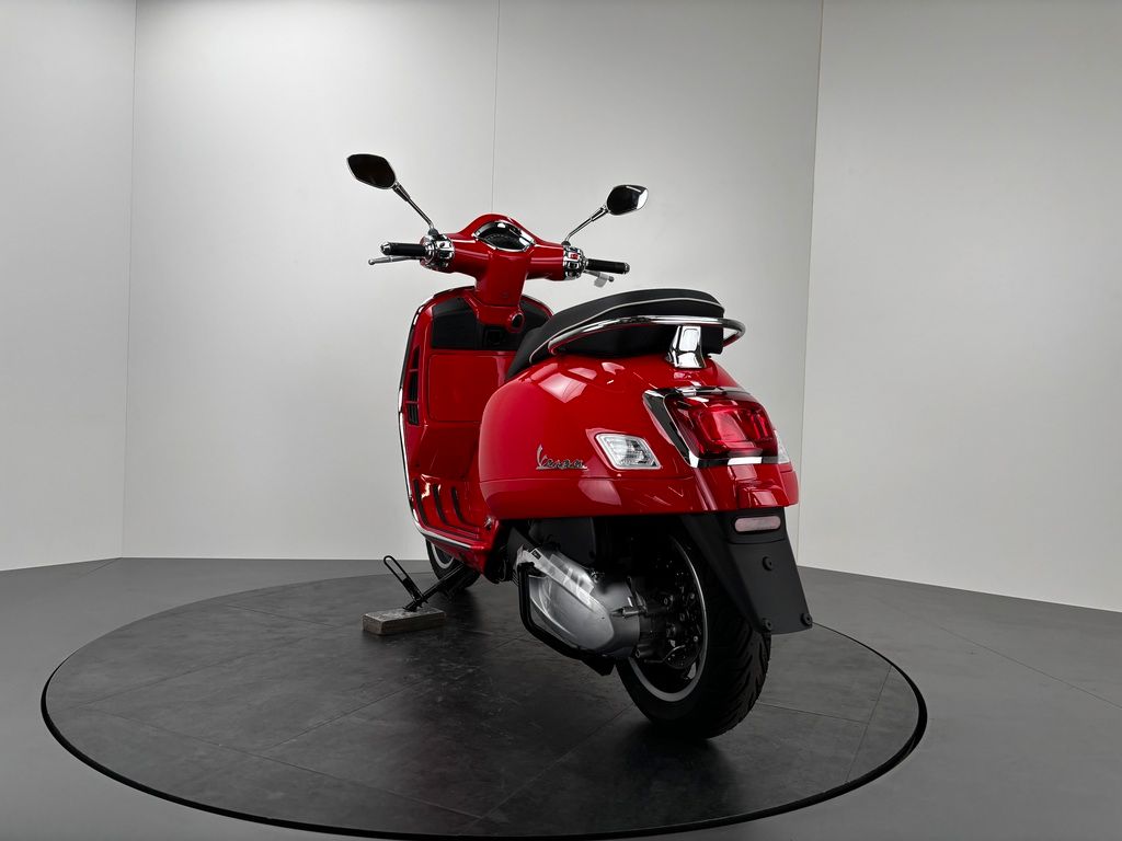 Fahrzeugabbildung Vespa GTS 310 SUPER E5+ *NEUFAHRZEUG/GARANTIE*