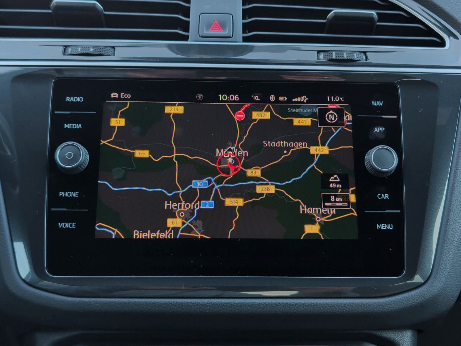 Fahrzeugabbildung Volkswagen TIGUAN 2.0 TDI R-LINE BLACKSTYLE HUD 19" AHK KAM