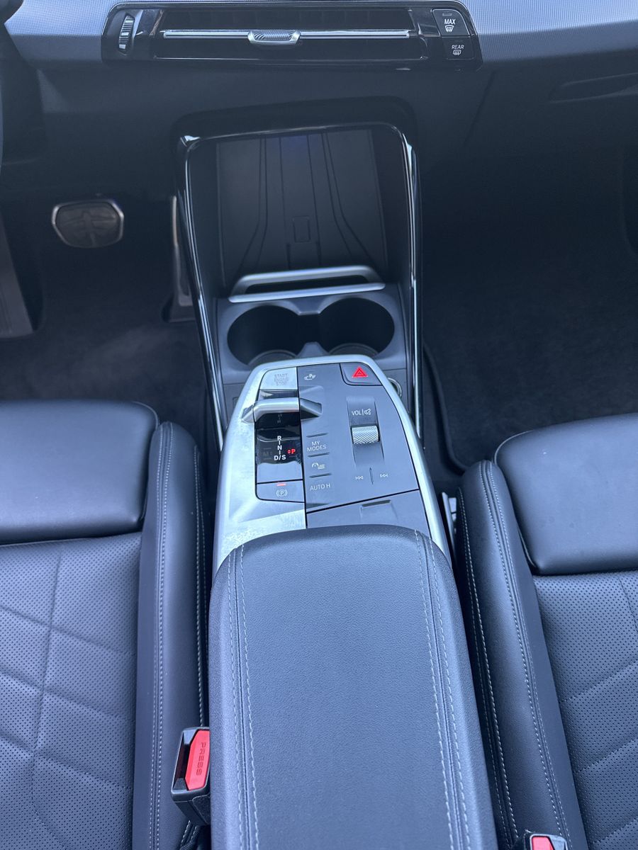 Fahrzeugabbildung BMW 223i Active Tourer M-Sport NAV+LED+ACC+360°+PANO