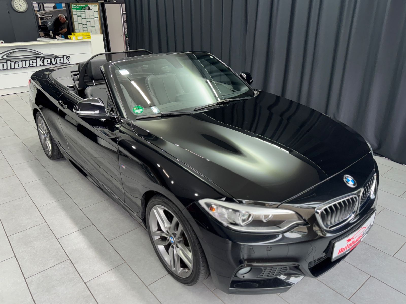 Fahrzeugabbildung BMW 220d Cabrio M Sport|LEDER|NAVI|AUTOMATIK|AHK|