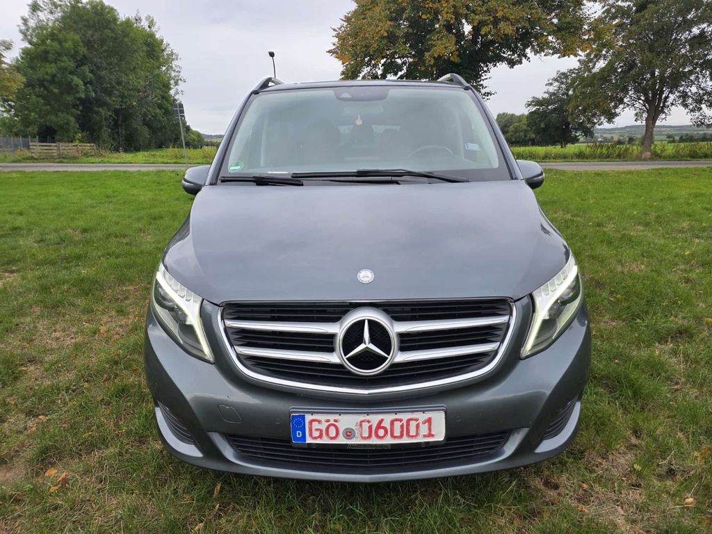 Image of Mercedes-Benz V 220