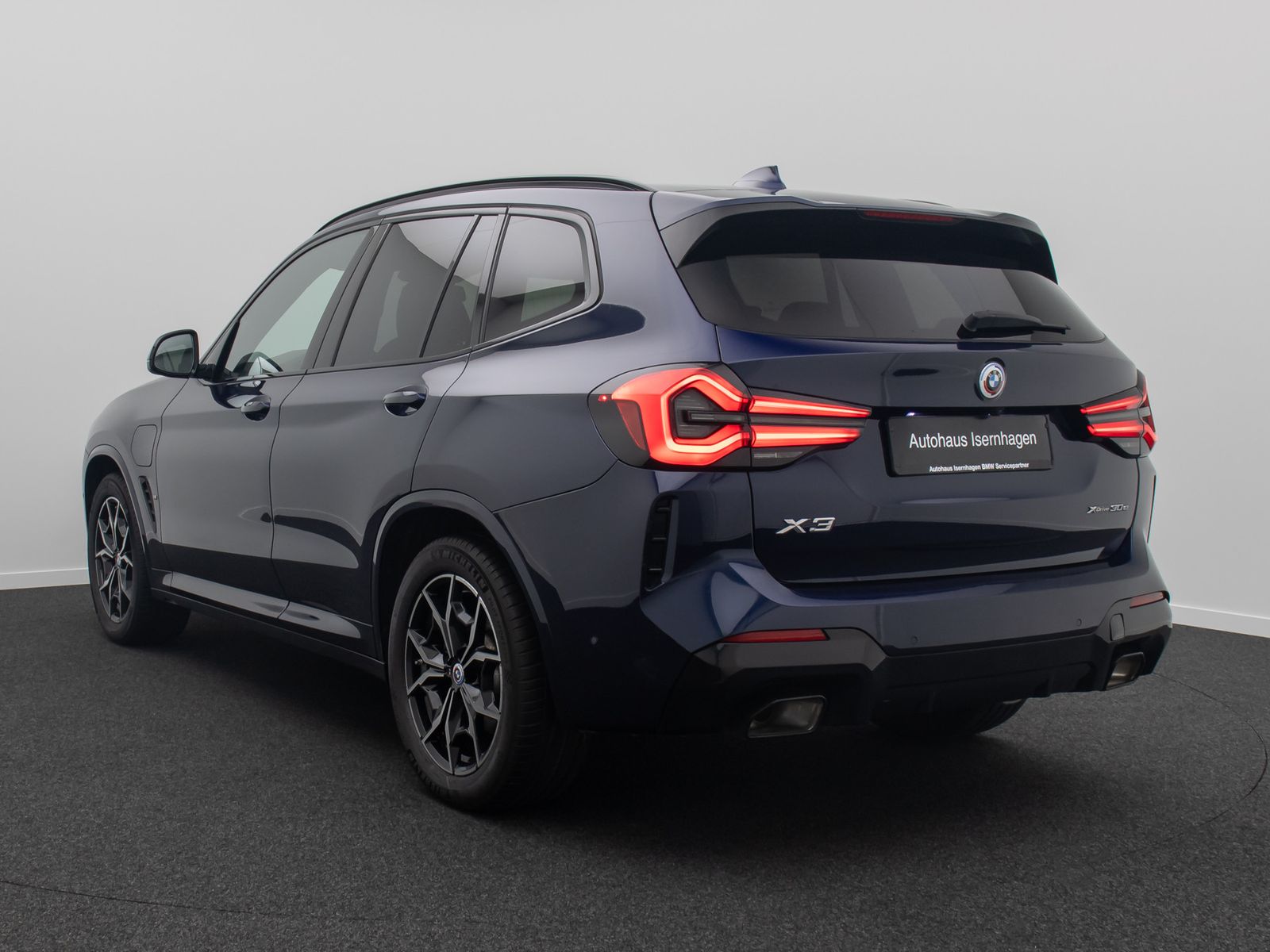 Fahrzeugabbildung BMW X3 xD30e M Sport Kamera DAB HIFI HUD Individual