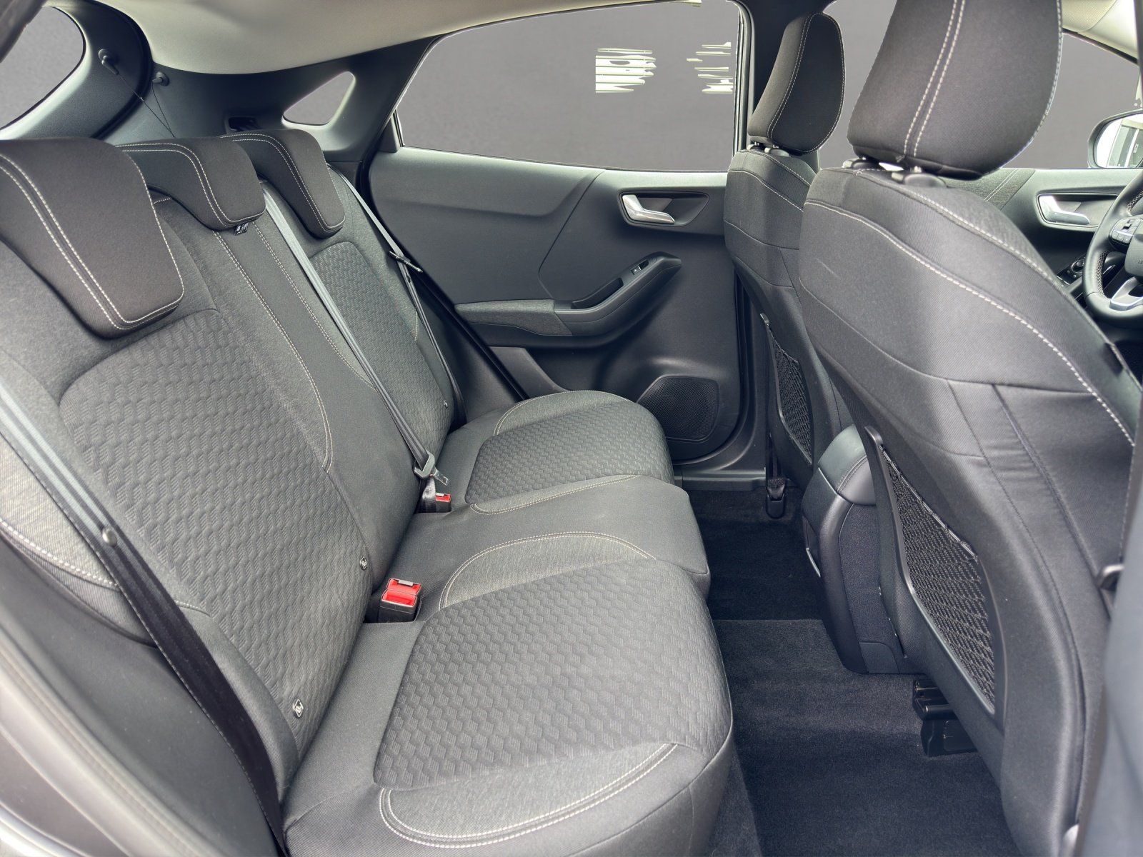 Fahrzeugabbildung Ford Puma 1.0 Titanium LED/TEMPOMAT/NAVI/PDC/