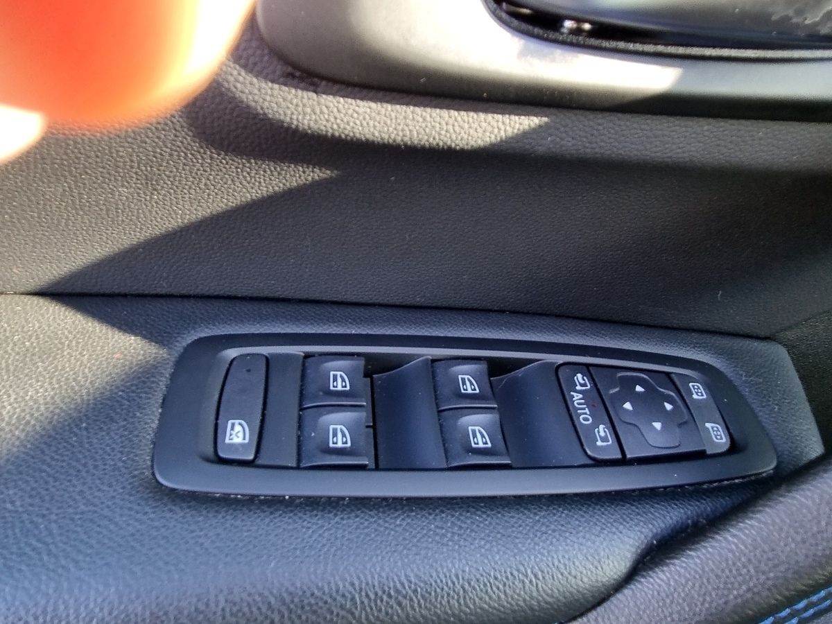 Fahrzeugabbildung Renault Kadjar LIMITED Deluxe TCe 160 EDC