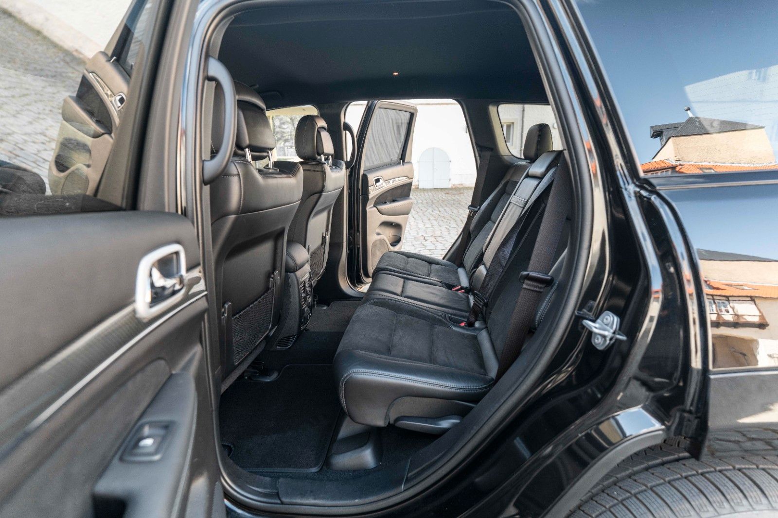 Fahrzeugabbildung Jeep Grand Cherokee 6.4l V8 HEMI SRT LPG ACC KAM