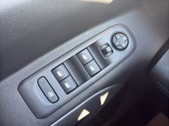 Fahrzeugabbildung Citroën Berlingo 1.5 Max XL HDI 130 EAT8 NAVI Kamera