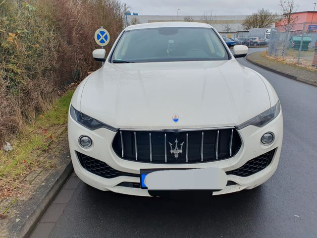 Maserati Levante 3.0 V6  /1HD/KAMERA/PDC/NAVI/TÜV