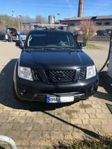 Nissan Pathfinder 2.5 dCi DPF LE 4WD LE - gebrauchte Nissan Pathfinder aus dem Jahr 2011
