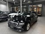 Mercedes-Benz E 400 d T Exclusive 4Matic LED Distr.+ Spurass. - Mercedes-Benz E 400 mit Diesel-Antrieb