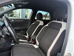 VW T-Roc Sport 4Motion/ DAB+/ NAVIGATION/ DCC/ LED VW T-Roc Sport 4Motion/ DAB+/ NAVIGATION/ DCC/ LED
