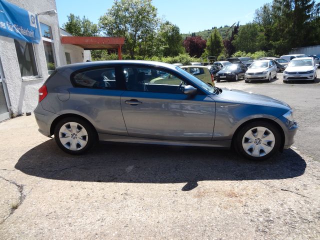 Fahrzeugabbildung BMW 118d/1.Hand/Xenon/SitzH/PDC/Voll BMW Service/