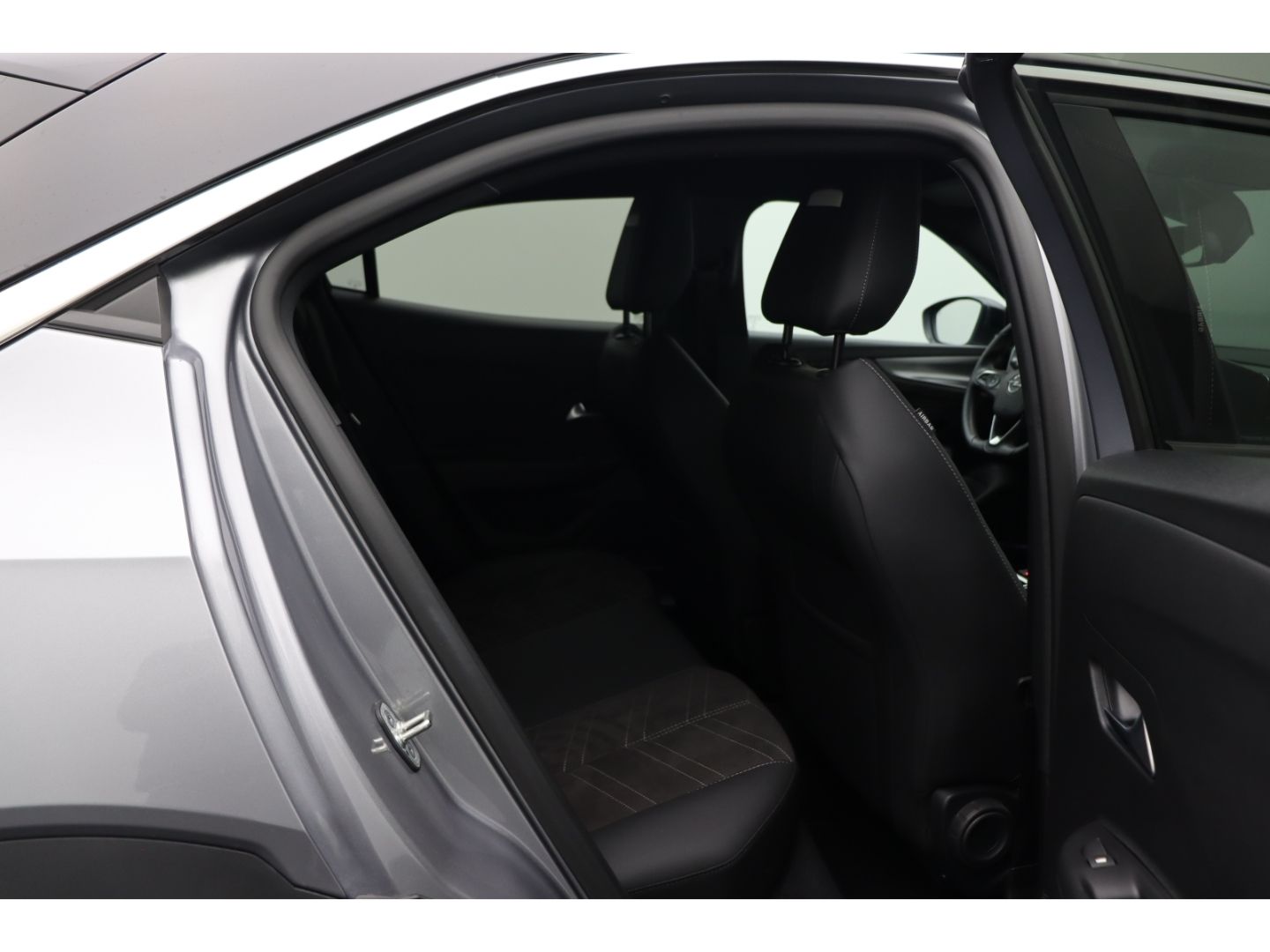 Fahrzeugabbildung Opel Mokka-e Ultimate Digitales Cockpit ACC LED