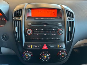 MYAUTOCENTER – Gebraucht- und Jahreswagen mit Werkstattservice in Pfaffenhofen Kia cee´d Sportswagon Vision*2. Hand*Klima*AHK*SHZ*