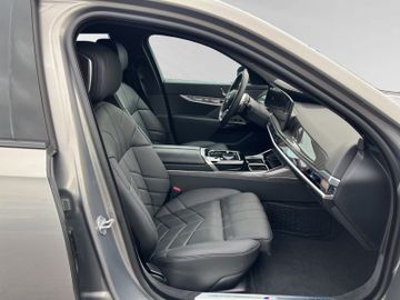 BMW 750 - 9