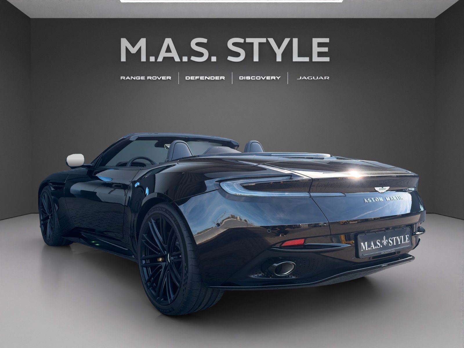 Fahrzeugabbildung Aston Martin DB12 4.0 V8 Volante PPF Bowers & Wilkins