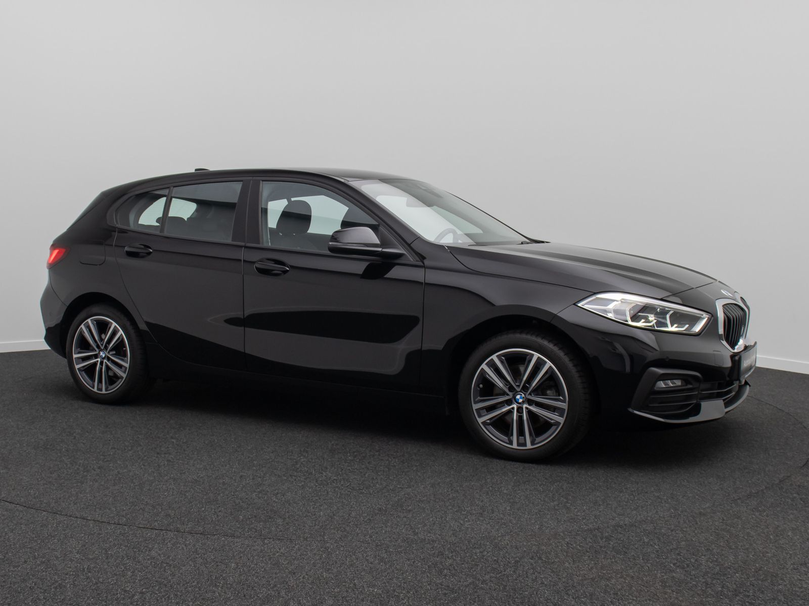 Fahrzeugabbildung BMW 118i Sport Leder HUD DAB Kamera AHK Memory LED