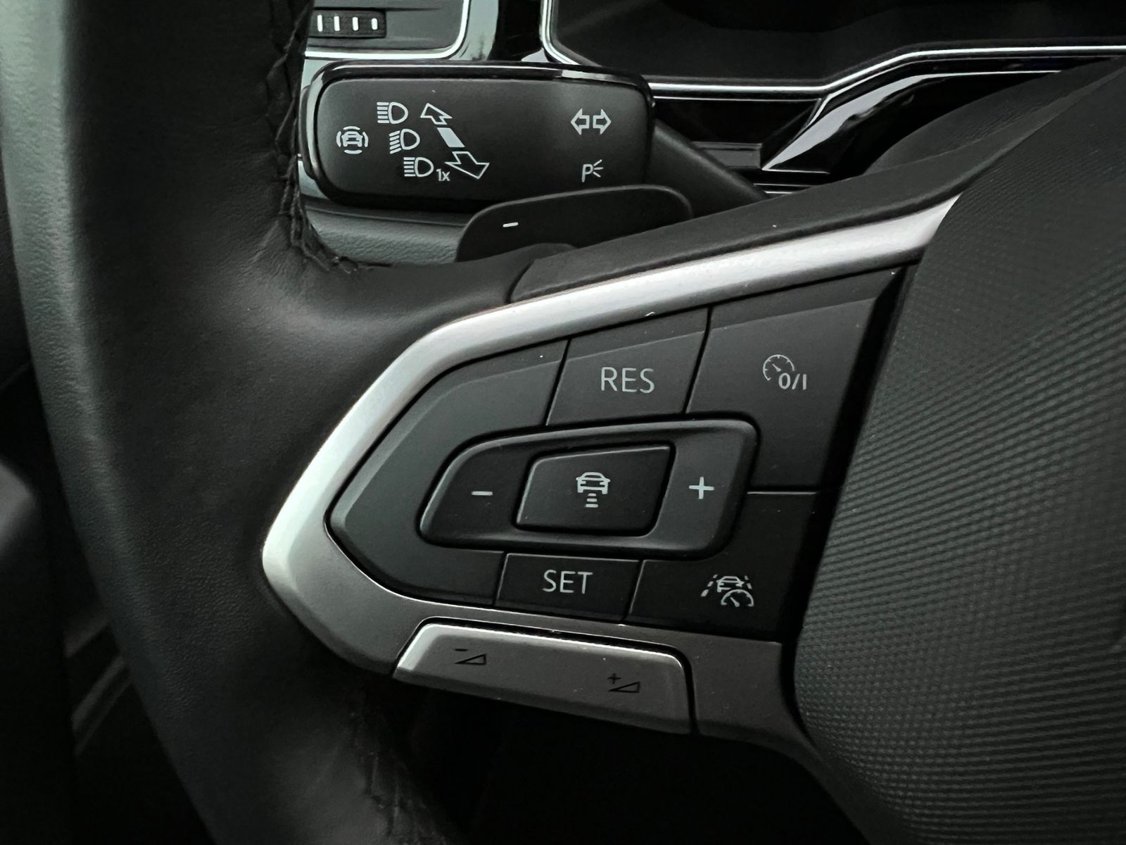 Fahrzeugabbildung Volkswagen Polo Style 1.0 TSI DSG *IQ.Drive-Paket, IQ.Light