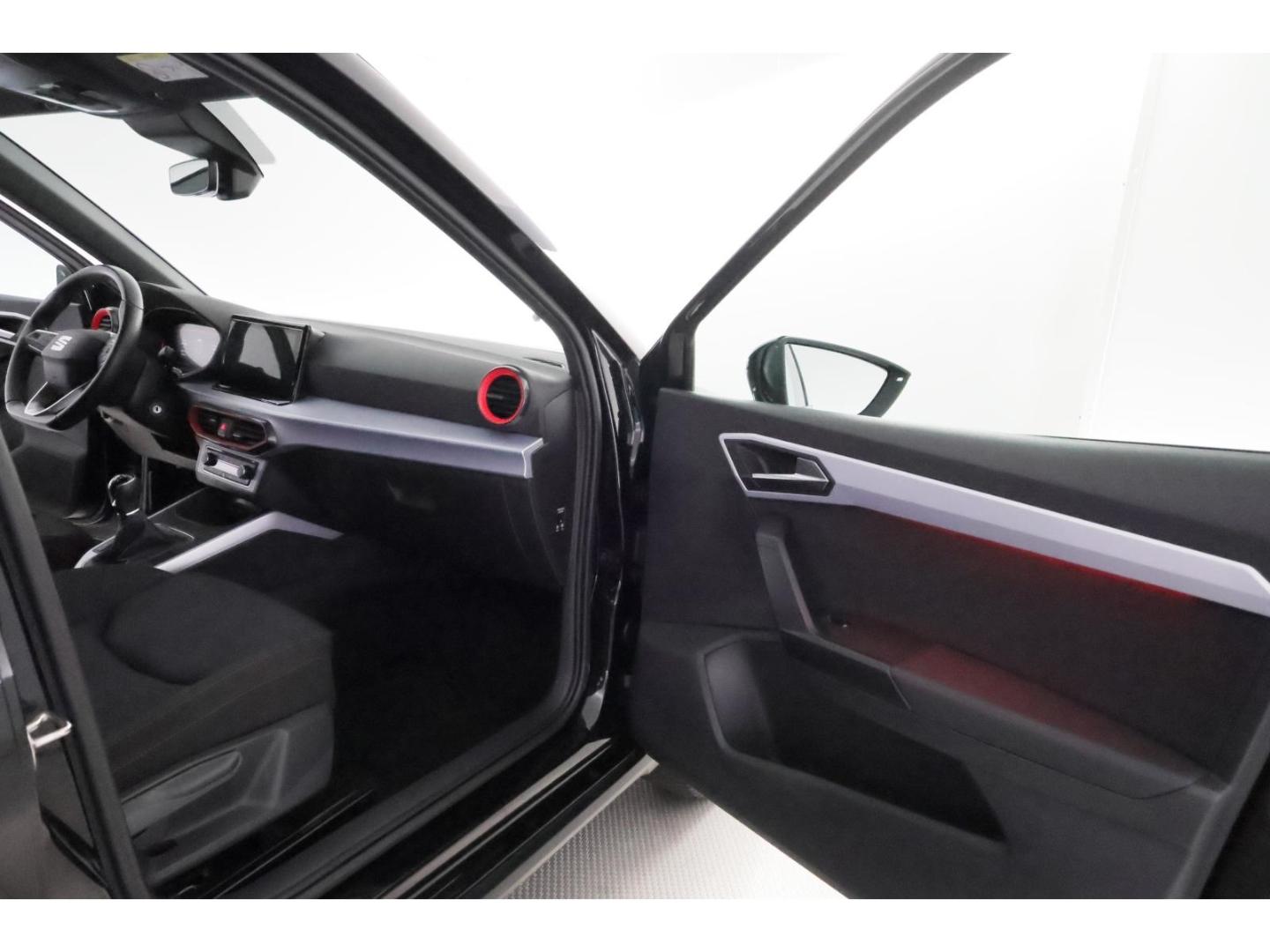SEAT Arona 1.0TSI FR+LED+NAVI+SHZ+PDC+TEMPO+CARPLAY, миниатюра 17