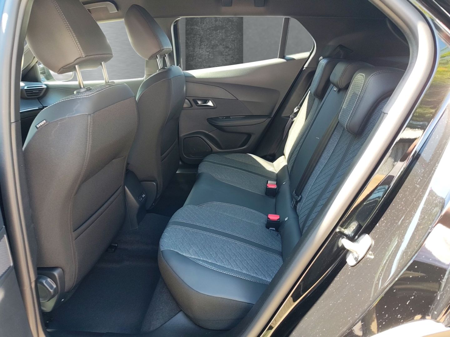 Peugeot 2008 - Bild 9