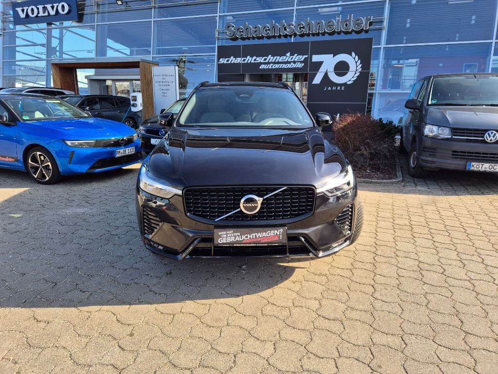 Fahrzeugabbildung Volvo XC60 B4 D Plus Dark+HarmanKardon+Fahrerassist.