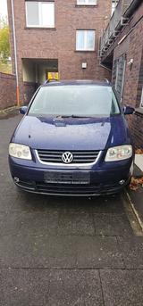 Volkswagen Touran 1.6 FSI Basis Basis - Volkswagen Touran Basis mit Benzin-Antrieb