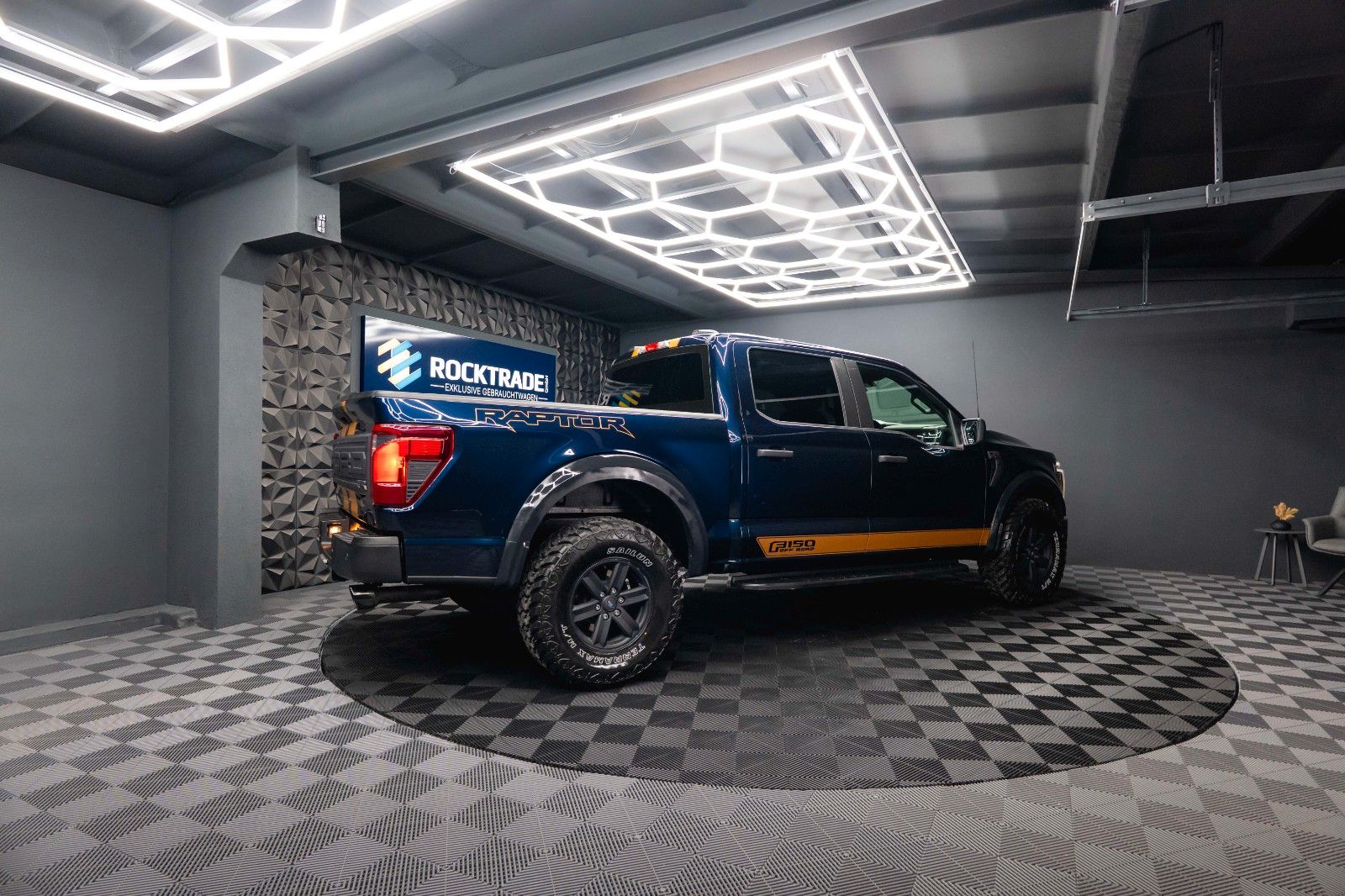 Fahrzeugabbildung Ford F150 5.0L V8 4x4 Offroad SuperCrew RAPTOR 19%
