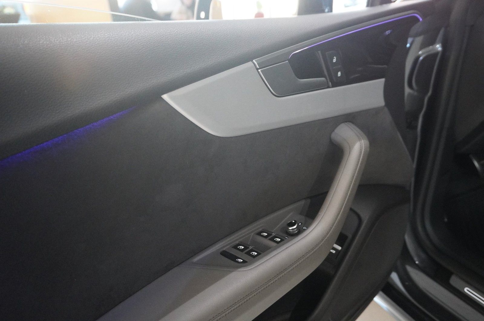 Fahrzeugabbildung Audi A5 Sportback 45 TFSI QUATTRO S-LINE NAVI/MATRIX