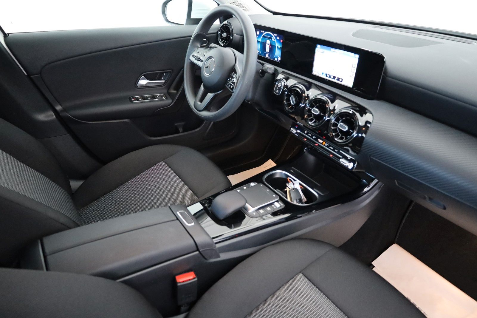 Fahrzeugabbildung Mercedes-Benz A 200 DTC Navi,SH,Park-Paket,Apple CarPlay