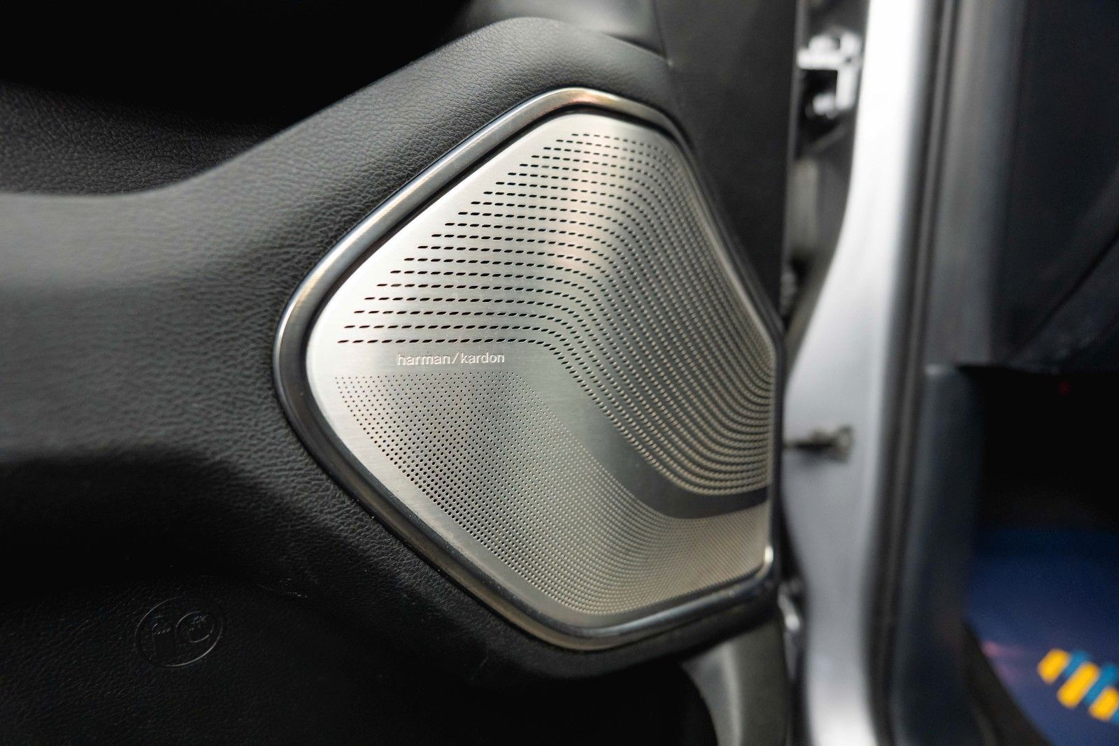 Fahrzeugabbildung Dodge RAM 5.7 V8 HEMI 4x4 Limited Longbed Hardtop 19%