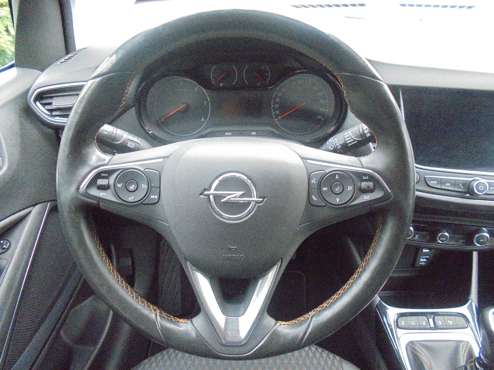 Fahrzeugabbildung Opel Crossland (X) Innovation Klima/Shz/Navi/2xPdc/